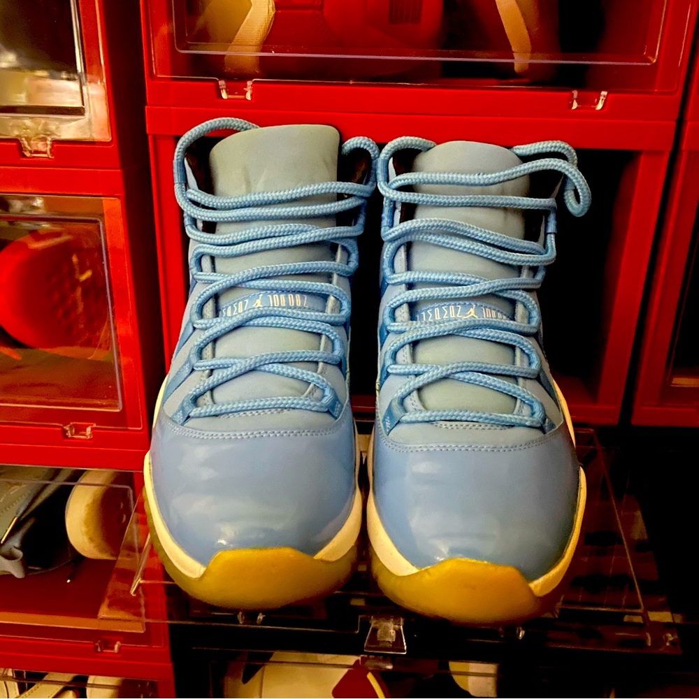 Air Jordan 11 “ Pantone” size 10